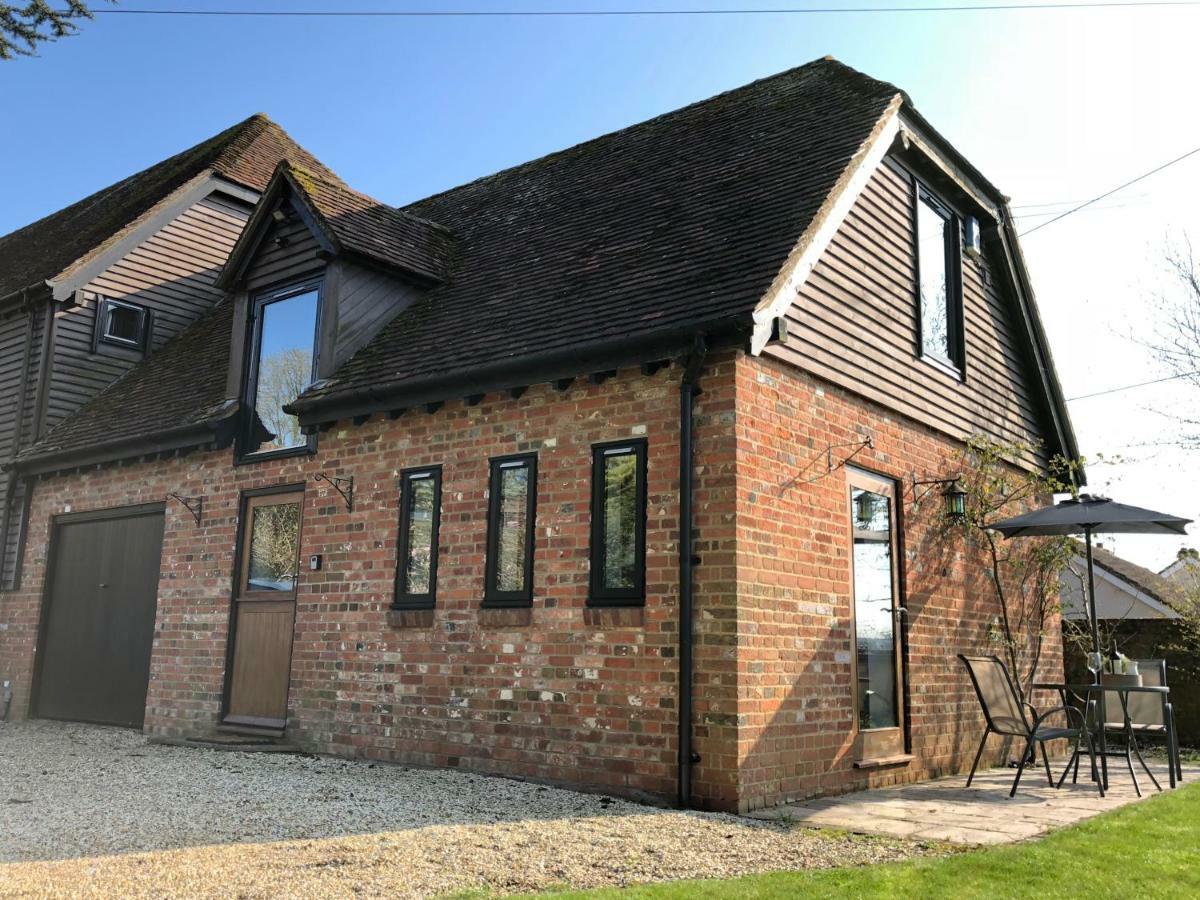 The Stable Barn *On The Edge Of The New Forest* Downton  ภายนอก รูปภาพ
